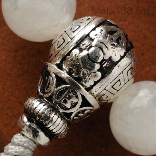 Буддийские четки-браслет из лунного камня с серебряной гуру