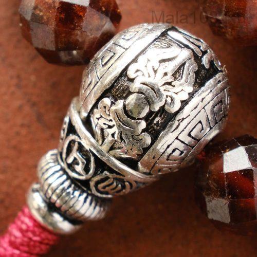 Буддийские четки из граната с серебряной гуру 108 бусин