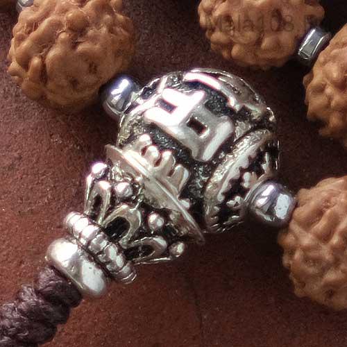 Изящные буддийские четки из рудракши 108 бусин с серебряной гуру